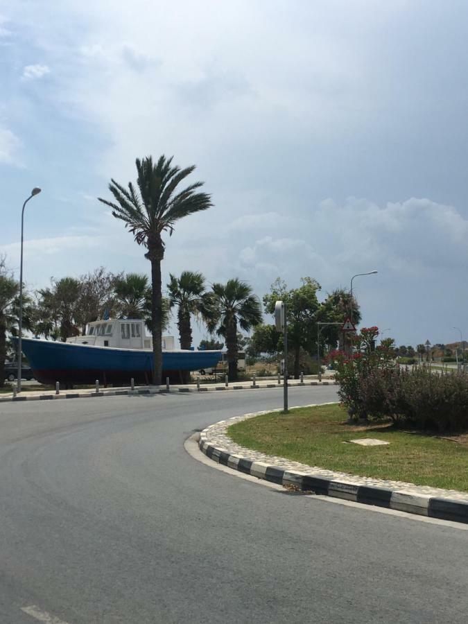 Larnaca Beach Apartment 44 Dış mekan fotoğraf